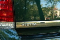 Teszt: Opel Vectra 1.8 Etronic 47