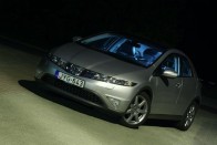 Teszt: Honda Civic 2.2 i-CTDi 42