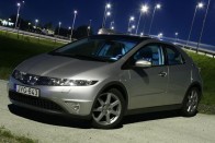 Teszt: Honda Civic 2.2 i-CTDi 51