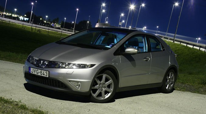 Teszt: Honda Civic 2.2 i-CTDi 26