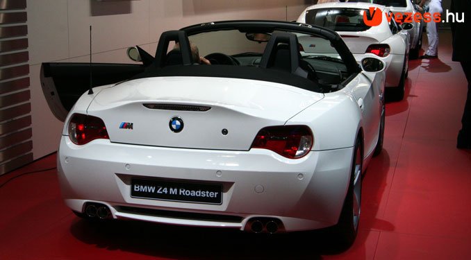 BMW újdonságok Párizsban 25