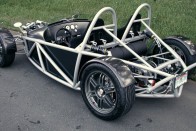 Utcai gokart, kemény legényeknek 35