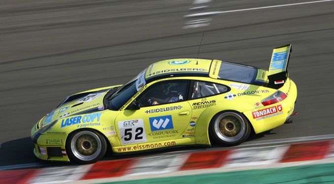 Palik F1-es expilótákkal egy pályán