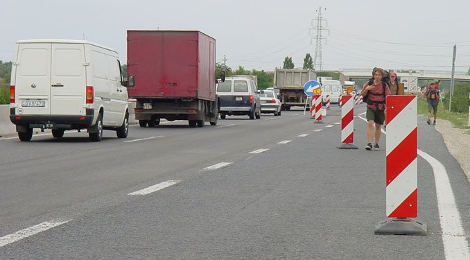 2782_26557_1000x700.jpg | Vezess | Vezess Egyfolytában dugó van az M0-áson