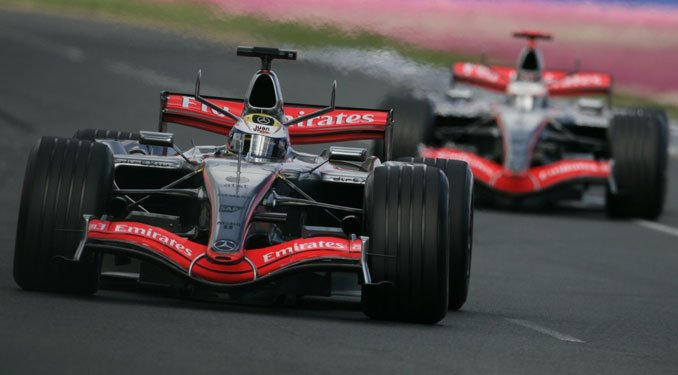 Teljesen új felállással vág neki 2007-nek a McLaren