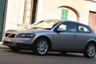 Teszt: Volvo C30 T5 és D5 64