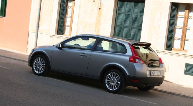 Teszt: Volvo C30 T5 és D5 20