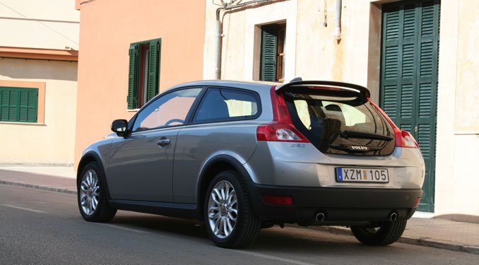 Teszt: Volvo C30 T5 és D5 21