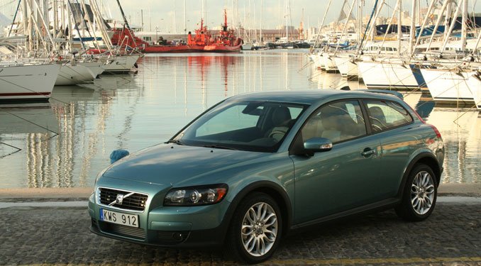 Teszt: Volvo C30 T5 és D5 38