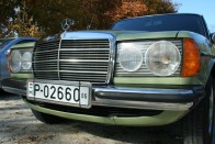 Mercedes E320 és W123 113