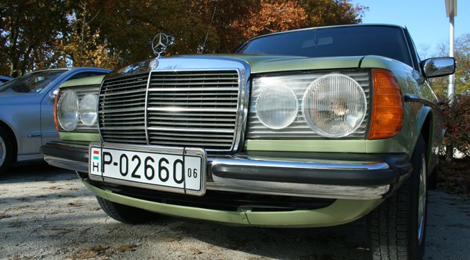 Mercedes E320 és W123 33