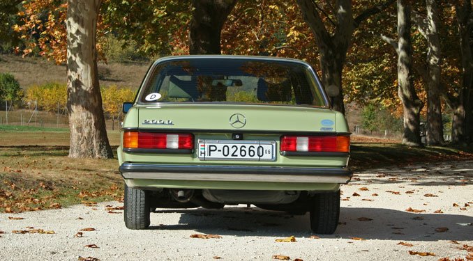 Mercedes E320 és W123 34