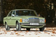 Mercedes E320 és W123 159