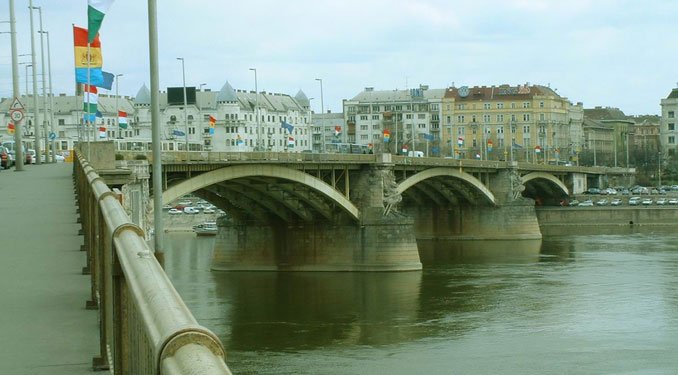 Lezárják a Margit hidat