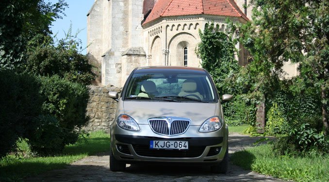 Azok a Lancia stílusjegyek