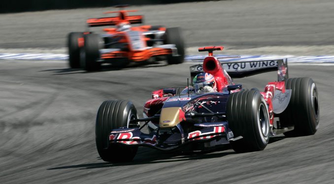 A Toro Rosso és a Spyker is Ferrarival hajt 2007-ben