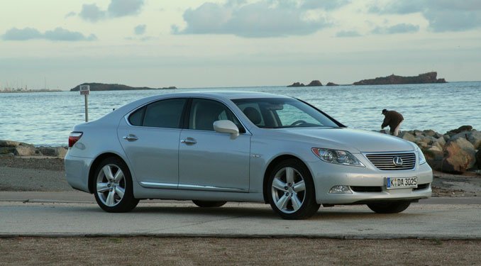 Vezettük: Lexus LS 460 17