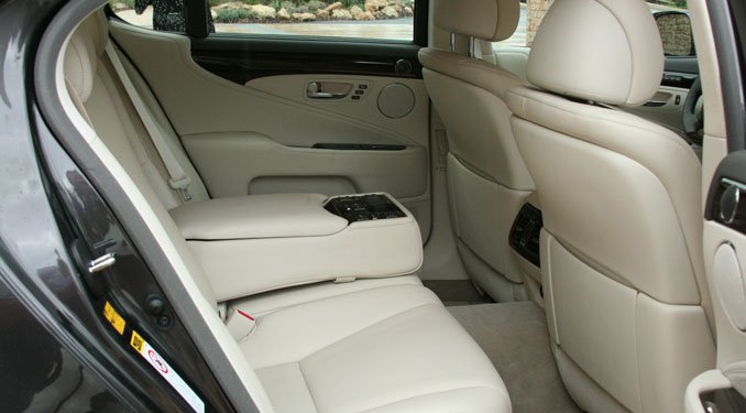 Vezettük: Lexus LS 460 41