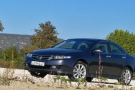 Teszt: Honda Accord 2.4 28