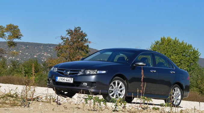 Teszt: Honda Accord 2.4 11