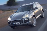 A Cayenne Turbo végsebessége 275 km/óra