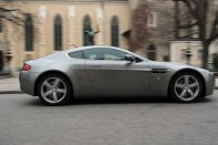 A V8 Vantage rövidebb, mint a DB9