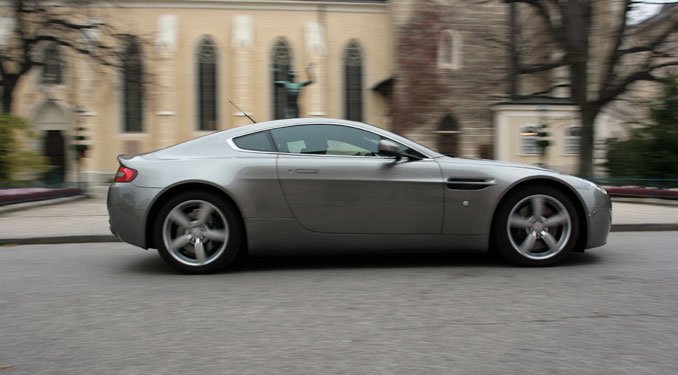 A V8 Vantage rövidebb, mint a DB9