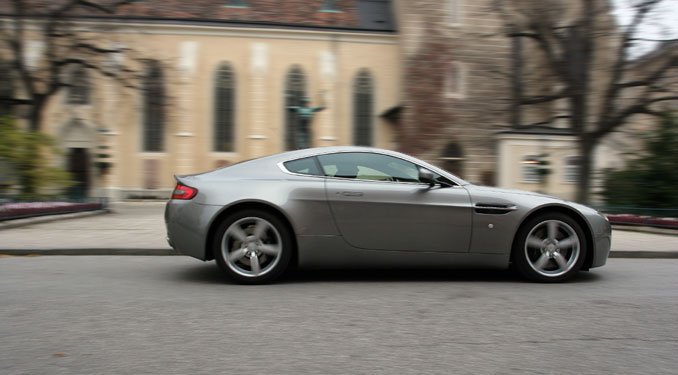 Teszt: Aston Martin V8 Vantage 15