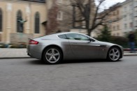 Teszt: Aston Martin V8 Vantage 51