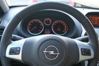 Teszt: Opel Corsa 1.4 Sport 47