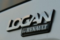 2008 őszén ötajtós Logannal jön ki a Renault