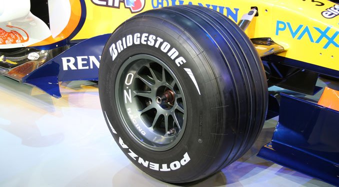 Jövőre az elsőszámű michelines csapat is Bridgestone-nal hajt