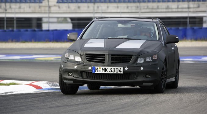 Új formában a Mercedes C-osztály 14