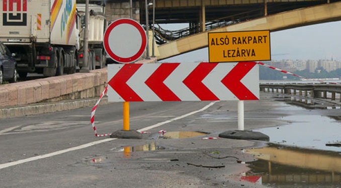 Kitiltják az autókat a pesti rakpartról