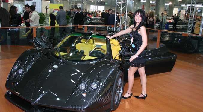 Vigyázok a főnök  autójára