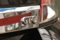 Csak a GTC-hez létezik az üvegtető, 349 000 Ft-ért