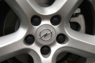 Teszt: Opel Astra 1.8 GTC 26