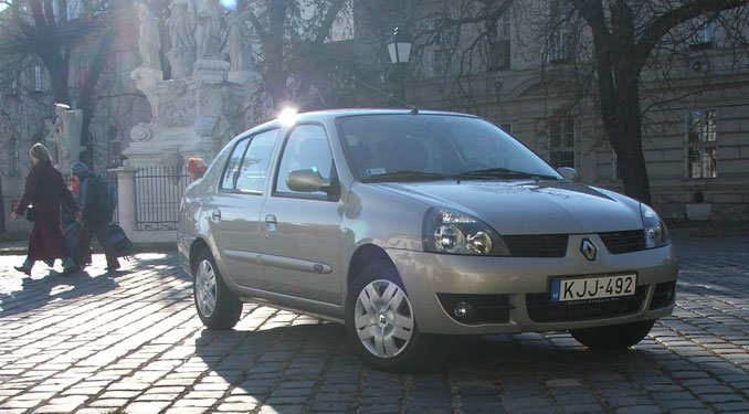 Drága alkatrészeik miatt vonzó prédák a francia autók