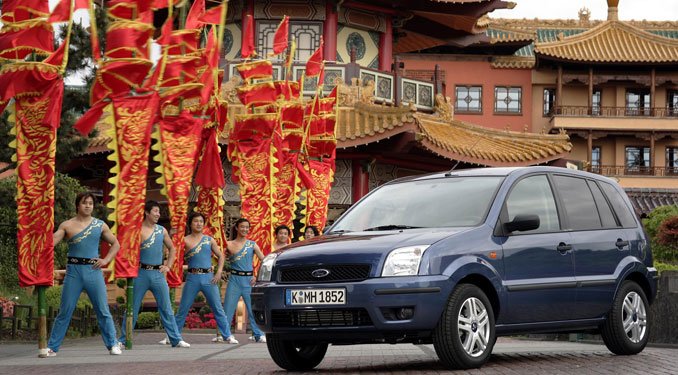 Megint óriásit ugrott előre a Ford, már második a Suzuki mögött