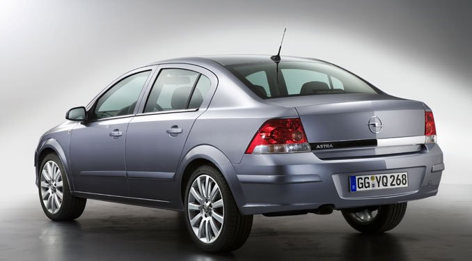 2320_21812_1000x700.jpg | Vezess | Vezess Októbertől az Astrából is vehetünk limuzint, a többi Astra pedig megújul