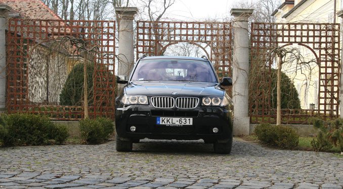 Teszt: BMW X3 3.0 SD 21