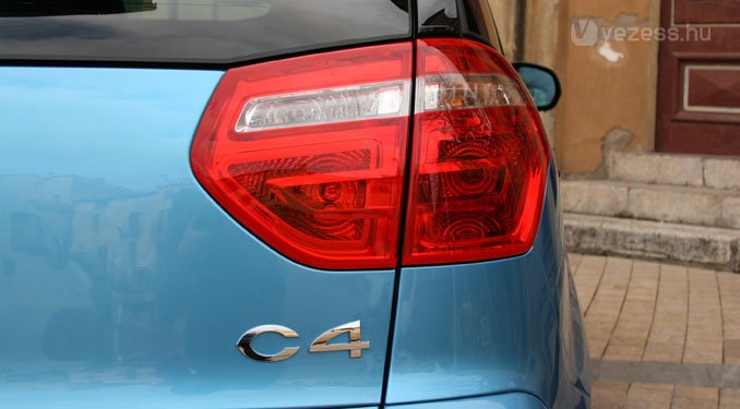 Vezettük: Citroën C4 Picasso 33