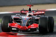 Előnyben a McLaren a Ferrarival szemben 27