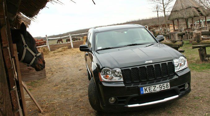 Teszt: Jeep Grand Cherokee SRT 8 34