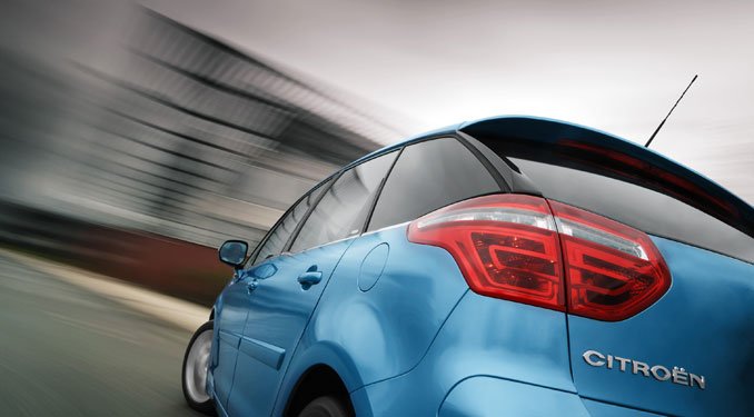 Olcsó, de jó autót a népnek!