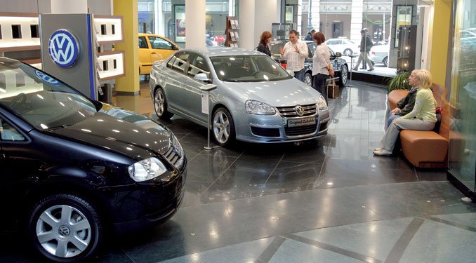 Mától olcsóbb a külföldi használtautó