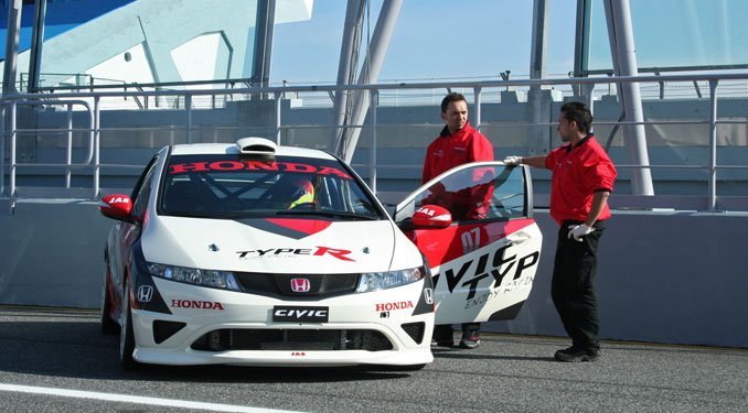 Vezettük: Új Honda Civic Type R 10