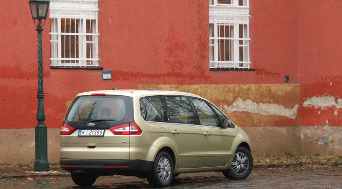 Teszt: Ford Galaxy 2.0 TDCi 26