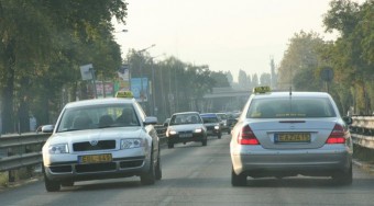 Többért taxizunk a reptérről