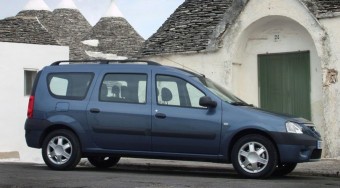 Dacia Logan kombi 2,35 milliótól